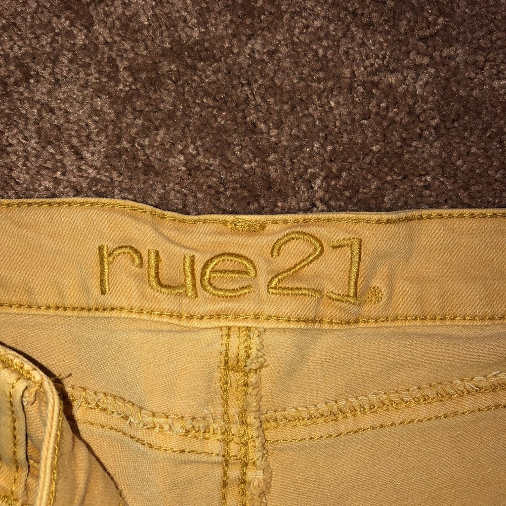 Yellow Rue 21 shorts - Picture 4 of 5
